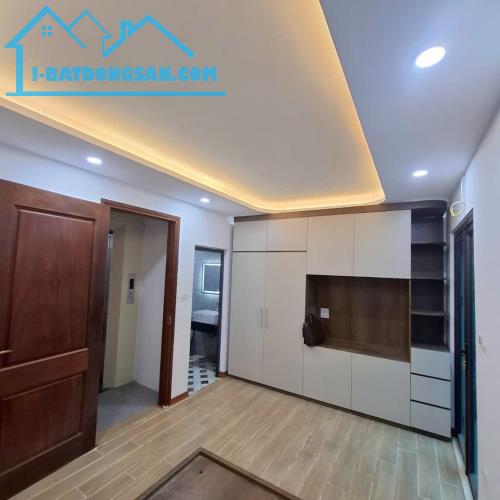 BÁN NHÀ NGÕ RỘNG THOÁNG MT HƠN 5M CÓ THANG MÁY