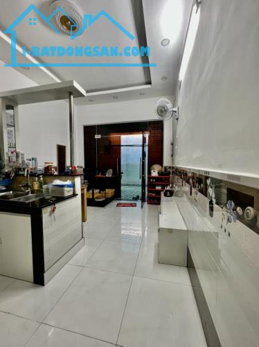 BÁN NHÀ QUẬN 1 HBG 60M2 NGANG GẦN 4M 2 PN SÁT MT VIP Q1 T GẤP BÁN RẦN QUANG KHẢI 5.1 TỶ. - 1