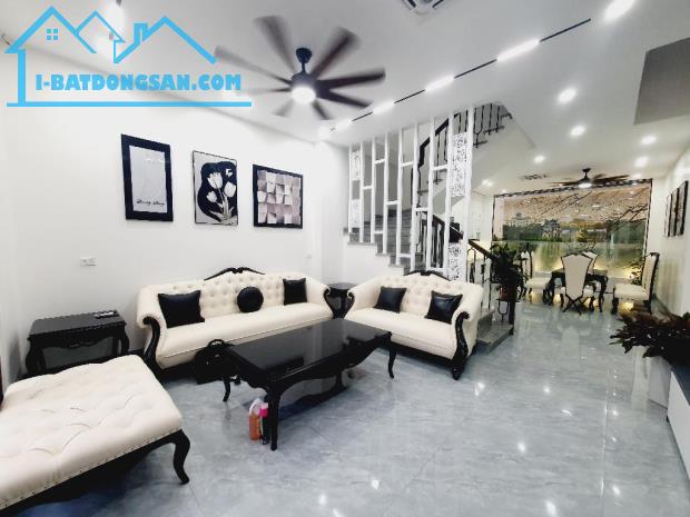 Hiếm - Giá Đẹp - Nhà 3 Tầng - Sáp Mai Võng La - Ô tô đỗ cửa - Giá 4.5 Tỷ.