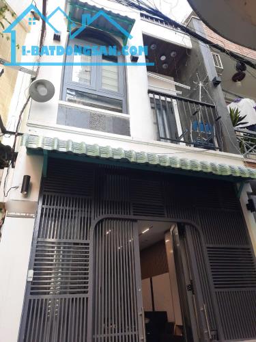 KHU PHAN XÍCH LONG, SÁT HẺM XE HƠI, HẺM THÔNG, 2 TẦNG XINH LUNG LINH, 2PN, 2WC, SỔ NỞ HẬU.
