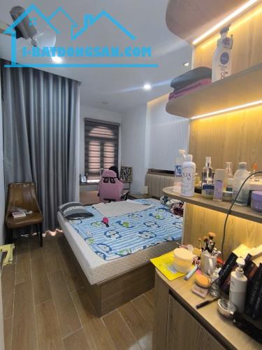 KHU PHAN XÍCH LONG, SÁT HẺM XE HƠI, HẺM THÔNG, 2 TẦNG XINH LUNG LINH, 2PN, 2WC, SỔ NỞ HẬU. - 1