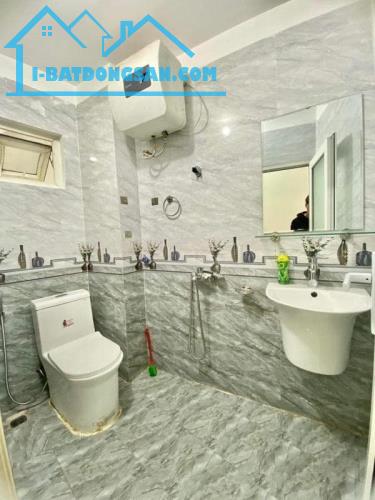 BÁN NHÀ PHỐ NGUYỄN NGỌC NẠI – THANH XUÂN, PHÂN LÔ Ô TÔ VÀO NHÀ, 6 TẦNG THANG MÁY, NỞ HẬU.