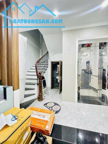 CỰC PHẨM HOÀNG CẦU - NHÀ 7 TẦNG 50M RỘNG MÊNH MÔNH - SỔ VUÔNG NỞ HẬU - GIÁ 15,5 TỶ - 3