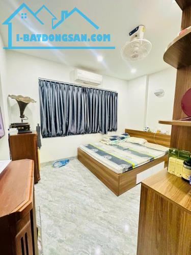 CỰC PHẨM HOÀNG CẦU - NHÀ 7 TẦNG 50M RỘNG MÊNH MÔNH - SỔ VUÔNG NỞ HẬU - GIÁ 15,5 TỶ - 1