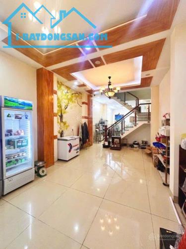 ✅Chỉ 10.9 TỶ TL 💥nhà mặt tiền Nội Bộ. P12. DT: 4.7 x 15m (65m2) 3 lầu - 2