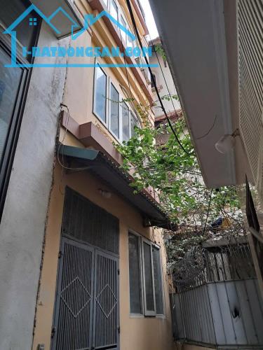Cho thuê nhà ngõ 184 Vương Thừa Vũ làm VP, KD online kết hợp ở, 4 tầng x 40m2, 11 Triệu