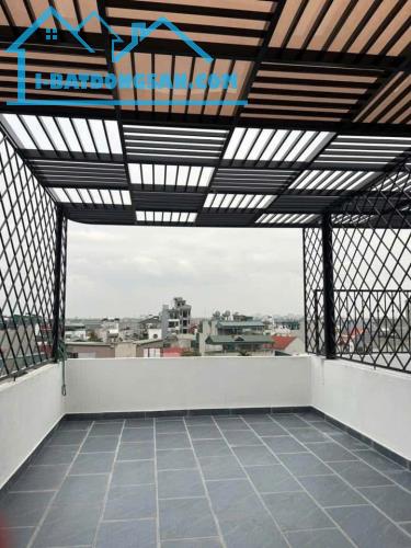 BÁN NHÀ THẠCH BÀN - Ô TÔ VÀO NHÀ - 60M2 NHỈNH 8 TỶ - 4