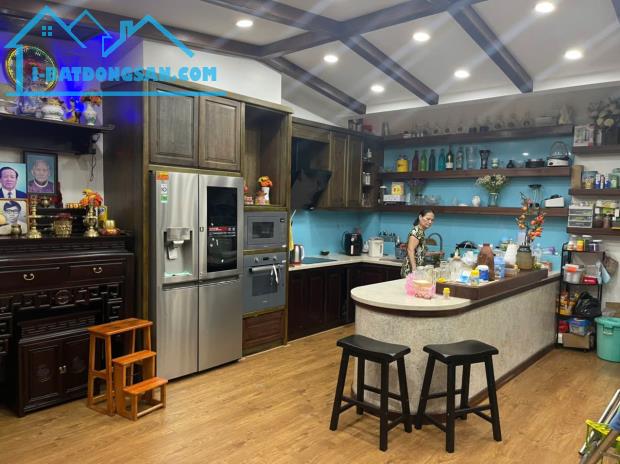 Bán gấp nhà Huỳnh Văn Bánh, P12, Phú Nhuận.Dt:7,2x13,5, 1tr2l, giá:14 tỷ - 3