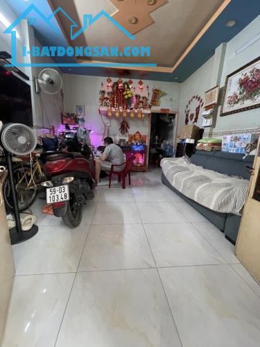(S396) CHỈ 4T5 CÓ CĂN NHÀ TÂN PHÚ GIÁP Q11. HẺM XE HƠI. - Xây dựng 1 trệt + 1 Lầu. - BTCT