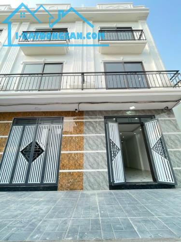 Bán nhà mới xây Hoài Đức 4 tầng hơn 3tỷ