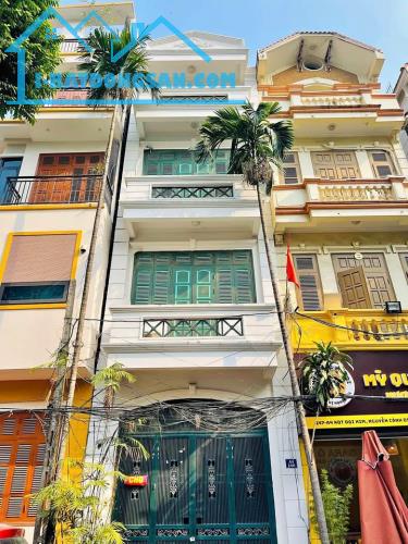 Bán nhà KIM GIANG, THANH TRÌ,60M,6T,Ô TÔ ĐỖ TRÁNH VÀO NHÀ, DÂN TRÍ CAO