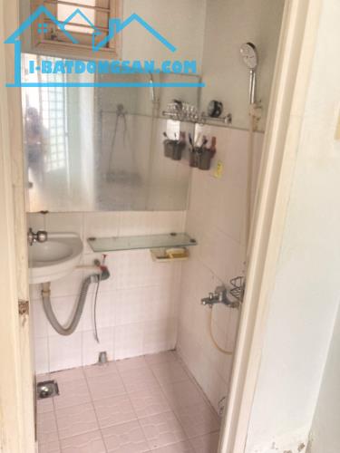 Cần cho thuê chung cư Bàu Cát 2 Thang bộ 58m 2PN giá 7,5 triệu