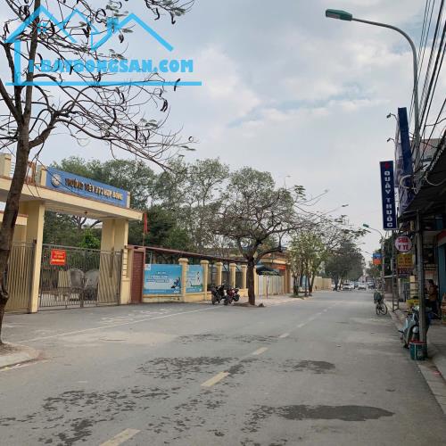 150m lô góc xã hợp đồng 200m ra tỉnh lộ 419 chỉ 100m ra khối hành chính , trường học cấp - 1