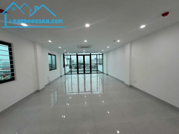 CHO THUÊ TÒA NHÀ VĂN PHÒNG 9 TẦNG PHỐ PHƯƠNG MAI GIÁ 90 TRIỆU