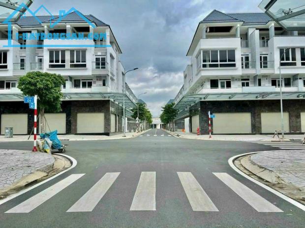 Bán nhà thô 1 trệt 3 lầu KDC Văn Hoa Villa, Thông Nhất, Biên Hòa, 100m2, giá 8 tỷ 500.