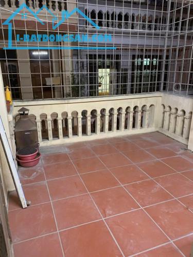 Cho thuê nhà nguyên căn ngõ 175 Định Công, 45m2, 3.5 tầng, 3 ngủ, 9tr5 vào ngay - 4