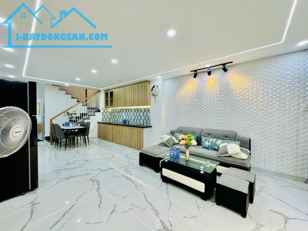 BÁN GẤP NHÀ, HẺM XE HƠI , TRƯỜNG CHINH, TÂN BÌNH, 5,6X20M, 3 TẦNG, GIÁ 13.5 TỶ