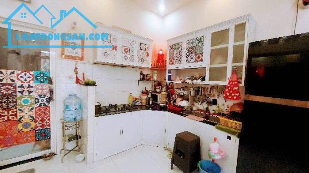 Cần bán gấp nhà Quận 6, hẻm Ba gác, gần chợ Bình Tiên, 2 tầng, 4m x 12m, giá nhỉnh 5 tỷ - 1