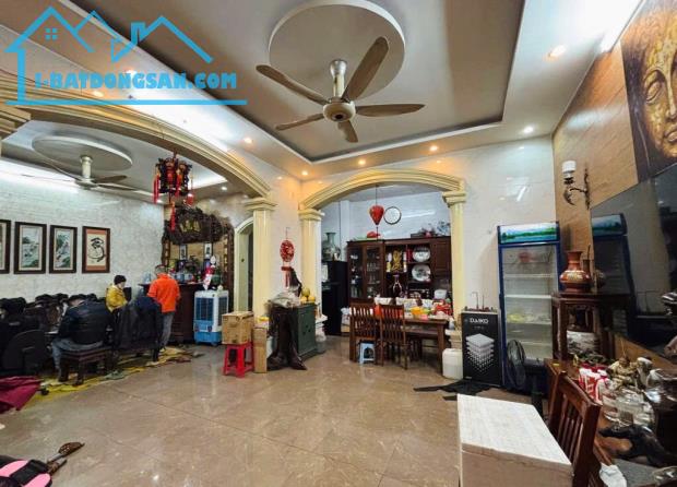 Trung tâm Ba Đình 65m2 x mặt tiền rộng 9M - Cách phố 50M - Ngõ thông Giang Văn Minh, Ngọc - 2