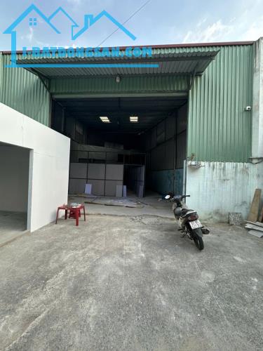 Ngộp Bank gấp bán nhà xưởng QL22, 175m2, ngang 10,8m , Đường xe Container chạy quanh. - 3