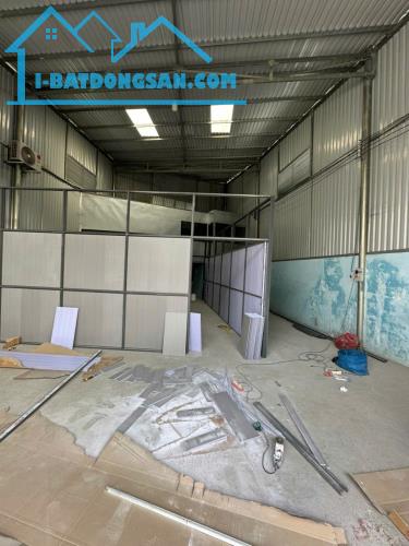 Ngộp Bank gấp bán nhà xưởng QL22, 175m2, ngang 10,8m , Đường xe Container chạy quanh. - 4
