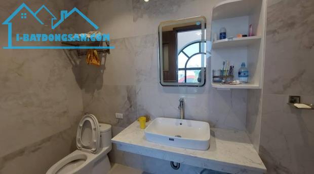 Bán nhà An Lạc, Sở Dầu, Hồng Bàng, Hải Phòng. 5 tầng, 52m2, 5,6 tỷ. Ngang 5m, d2 - 3