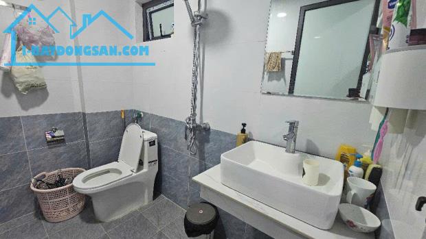 Nhà chia lô ô tô đỗ phố Tả Thanh Oai cạnh KĐT Đại Thanh 41m2 chỉ 5.99 tỷ. LH 0989626116 - 2