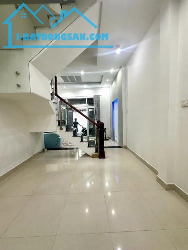 Chủ Cần Bán Gấp Căn Nhà Đẹp 3 tầng Phước Long B Ở Ngay Chỉ Nhỉnh 5 Tỷ - 1