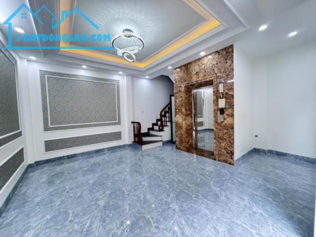 Siêu phẩm Ngã Tư Sở mặt tiền hơn 5m cực đẹp