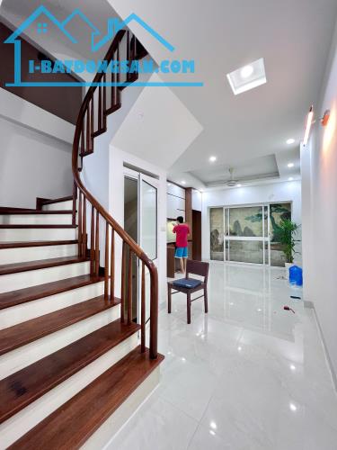 Bán nhà Cự Lộc Thanh Xuân - 35m 6 tầng thang máy nhà đẹp ở ngay Roayal City - hơn 8 tỷ lh - 1