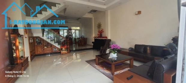 NHÀ PHỐ ĐẲNG CẤP KHANG ĐIỀN - XE HƠI ĐỖ CỬA - SỔ HỒNG CẦM TAY - GIÁ 10.5 TỶ - TT QUẬN 9 - 3