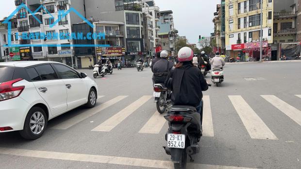 NHÀ PHỐ CỔ NGỌC LÂM 95M, 5T, MT6.5M, GARA, Ô TÔ TRÁNH, THÔNG SANG NGUYỄN VĂN CỪ, KD. - 1