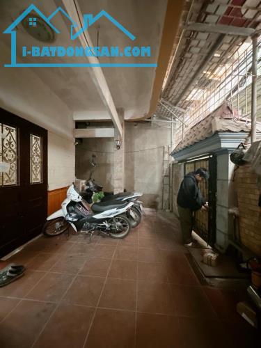 NHÀ KIM NGƯU 110M2 x 3 TẦNG- BÁN ĐẤT TẶNG NHÀ - LÔ GÓC - 4