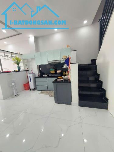 Bán nhà riêng Nguyễn Thị Thập P.Tân Phú ,Quận 7 ,4m x11m x2 Tầng . - 4
