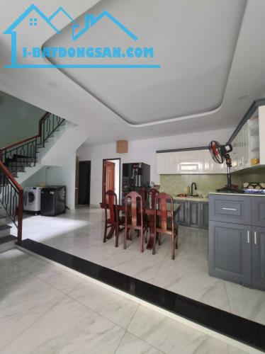 Bán nhà Cách Mạng Tháng 8, Quận 3 - 4 tầng 92m2 (4.4x15) Hẻm ô tô, gần mặt tiền - 13.8 tỷ