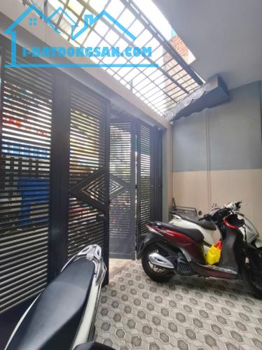 Bán nhà Cách Mạng Tháng 8, Quận 3 - 4 tầng 92m2 (4.4x15) Hẻm ô tô, gần mặt tiền - 13.8 tỷ - 2