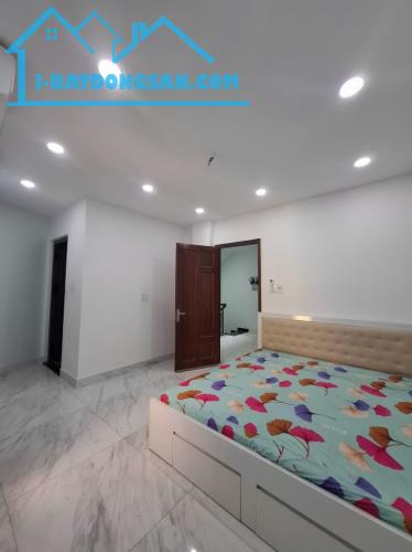Bán nhà Cách Mạng Tháng 8, Quận 3 - 4 tầng 92m2 (4.4x15) Hẻm ô tô, gần mặt tiền - 13.8 tỷ - 4