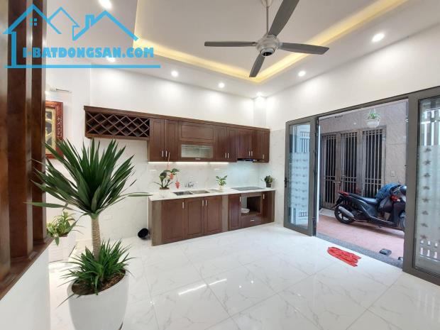 CỰC HIẾM!Bán nhà phố Chu Huy Mân, 50m2, nhà đẹp mới toanh, ngõ ô tô, kinh doanh, nhỉnh 8tỷ