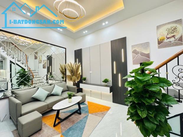 Nhà Kim Mã, Ba Đình 30m2 x mặt tiền 5.8 - Ngõ thông thoáng.
