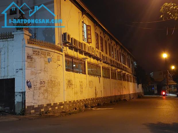 TPHCM- QUẬN 7 - 87M2 - NGANG LỚN 6M -HXH - GẦN MẶT TIỀN - 5P đi Q1,4 - 1