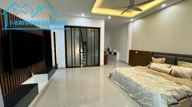 Bán Gấp nhà Nguyễn Khang, Cầu Giấy 5T mới đẹp 34m2 MT 4.6m 6.8 tỷ gần ô tô LH 0913978689