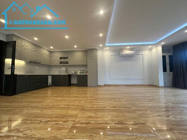 Độc nhất! Bán tòa nhà Huỳnh Thúc Kháng - 95m² - mặt tiền 9m thang máy - phân lô - lô góc - 4