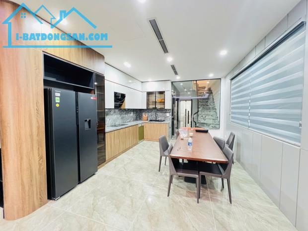 Nguyễn Văn Cừ, Gia Thuỵ, 85m2, MT4.5m, 6 tầng thang máy, ô tô vòng quanh, kd, 17.5 tỷ - 2