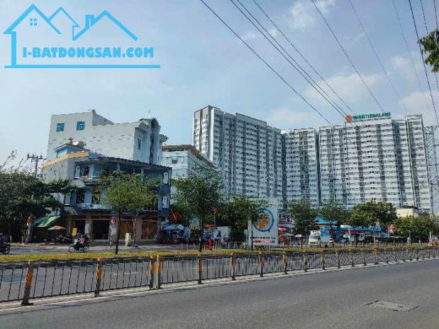 💥 Cần bán nhà khu Quận 6, BTCT, diện tích 20.5m2 , 2 tầng , gần Bình Phú, giá 3,5 tỷ.