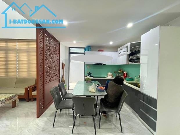 Bán biệt thự mặt tiền Hòa Minh 19, DT 167m2 ngang 10m giá chỉ 8,2 tỷ - 1
