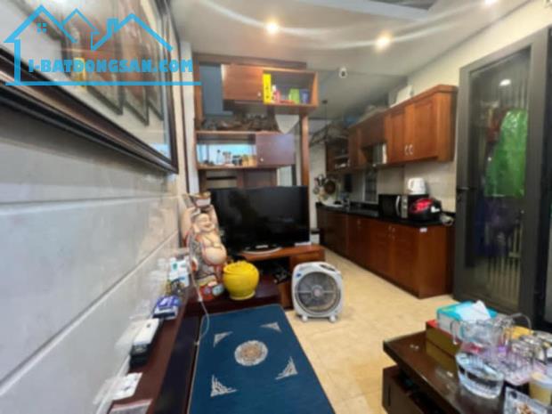 NHANH CÒN KỊP NHÀ HOÀNG HOA THÁM _ VĂN CAO TT BA ĐÌNH GIÁP RANH TÂY HỒ FULL NỘI THẤT 5,75