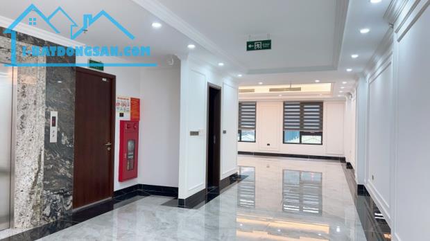 bán nhà phố Nguyễn Hoàng, P.Mỹ Đình 2, Q.Nam Từ Liêm, mặt tiền khủng, lô góc