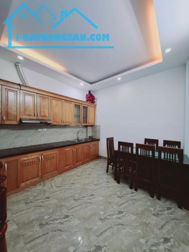 Bán nhà Ngọc Thụy - Long Biên,Ngõ thông,20m ra đường lớn,DT 38m x3 tầng,MT 6,6m giá 8 tỷ