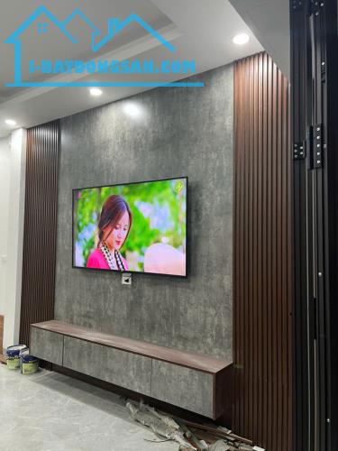 Bán nhà phố Trạm, diện tích 42m2, 5 phòng ngủ, gần phố, giá 7.35 tỷ - 2