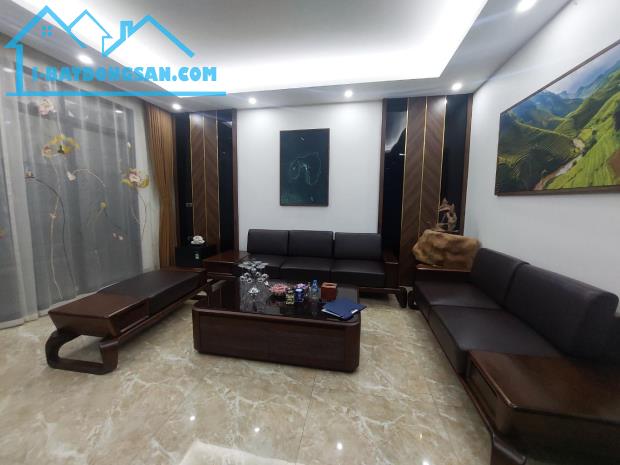 Nhà đẹp  Nguyễn Văn Cừ,  kinh doanh,Long Biên, Dt:120m2, giá: 26.5 tỷ ( có thương lượng)